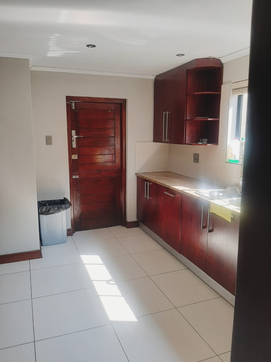 7 Bedroom Property for Sale in Amalinda Eastern Cape